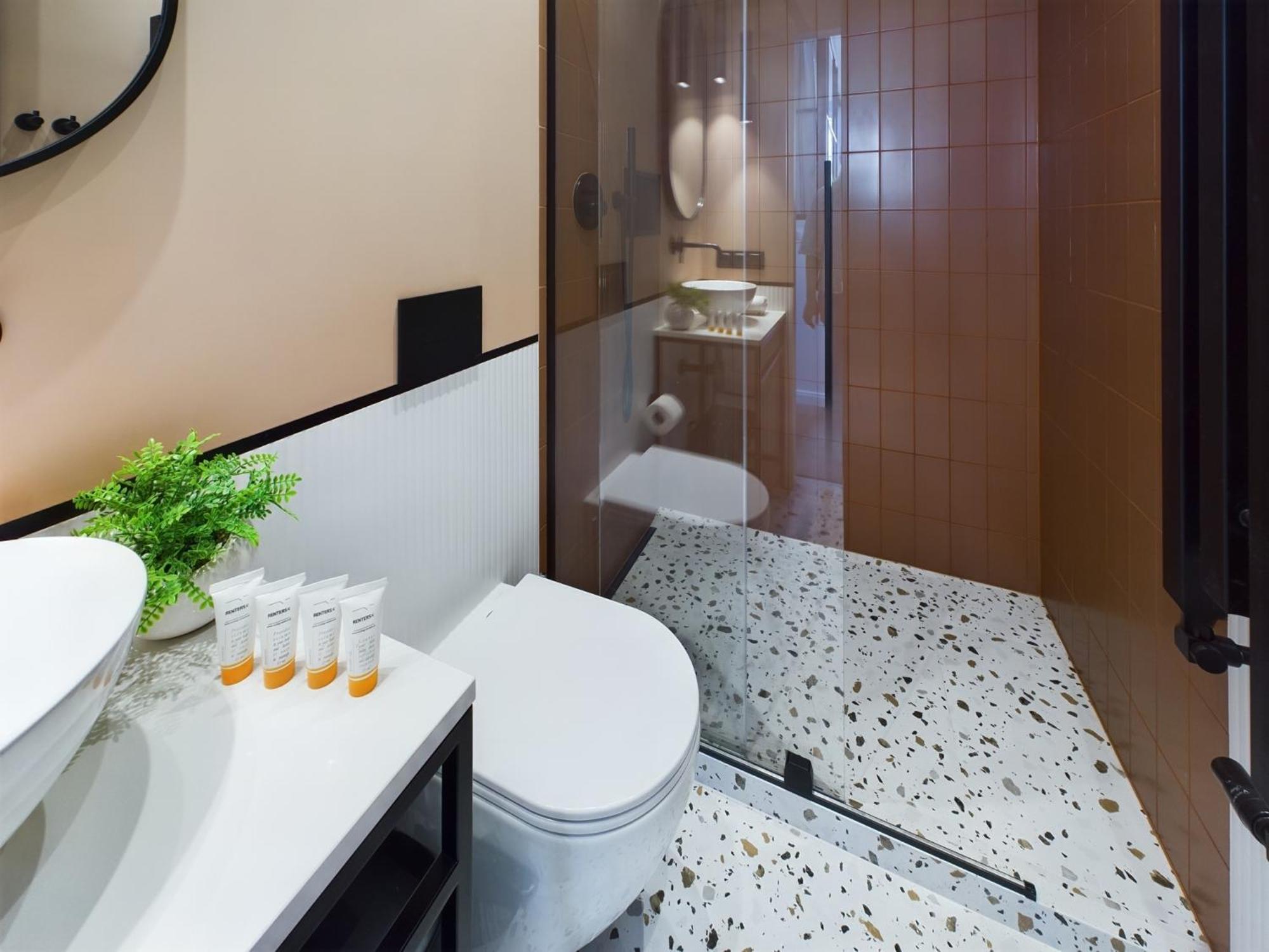City Center Apartments Hoza By Noclegi Renters Warszawa Exteriör bild
